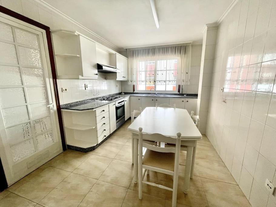 Agradable Apartamento Centrico En Cangas Exteriör bild