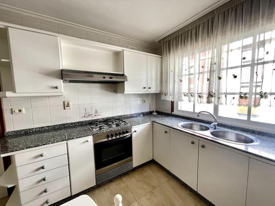 Agradable Apartamento Centrico En Cangas Exteriör bild